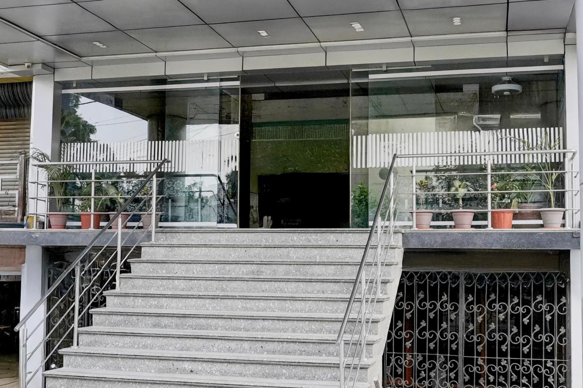 Hotel Bharuch Exterior photo