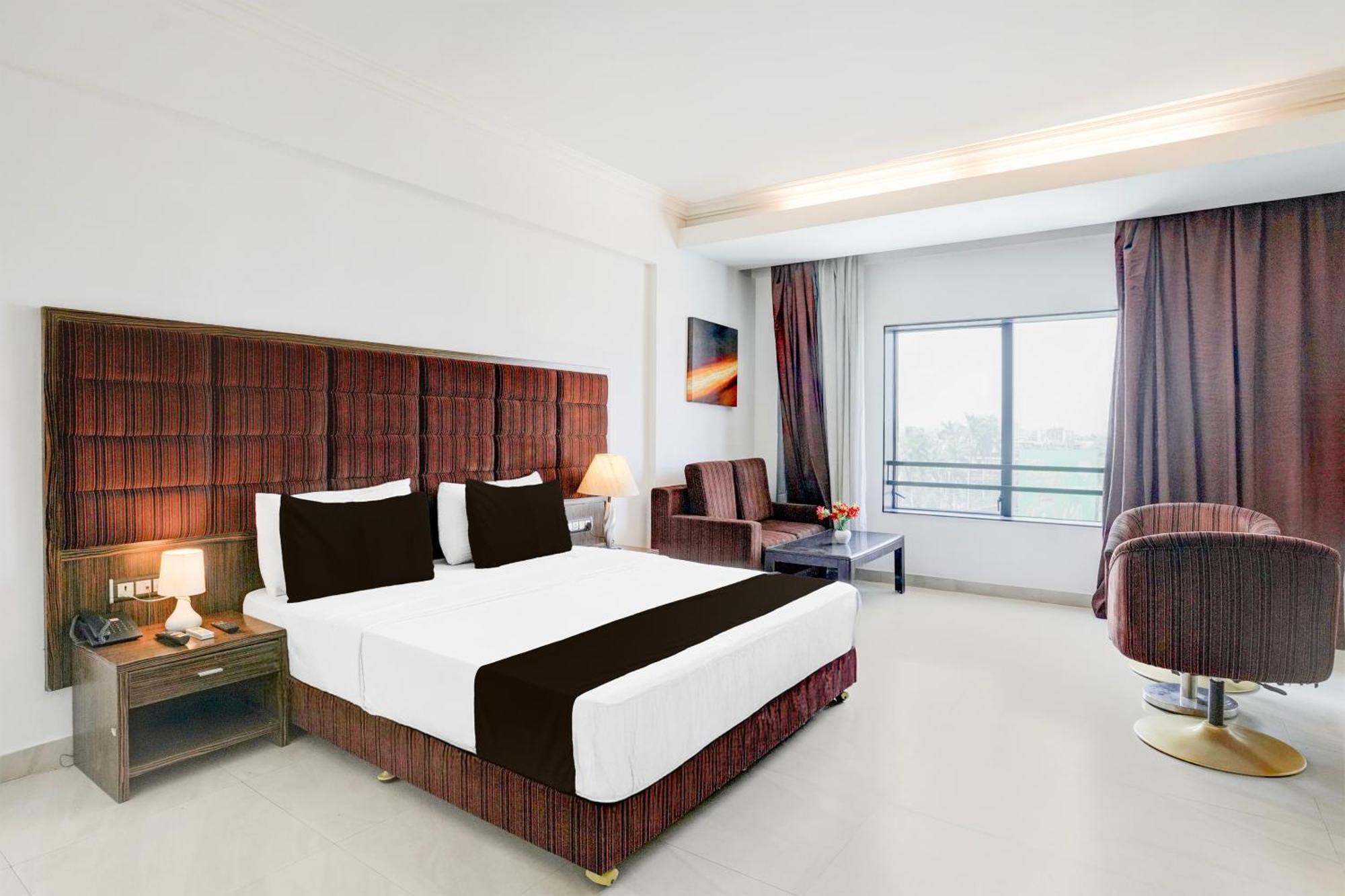 Hotel Bharuch Exterior photo