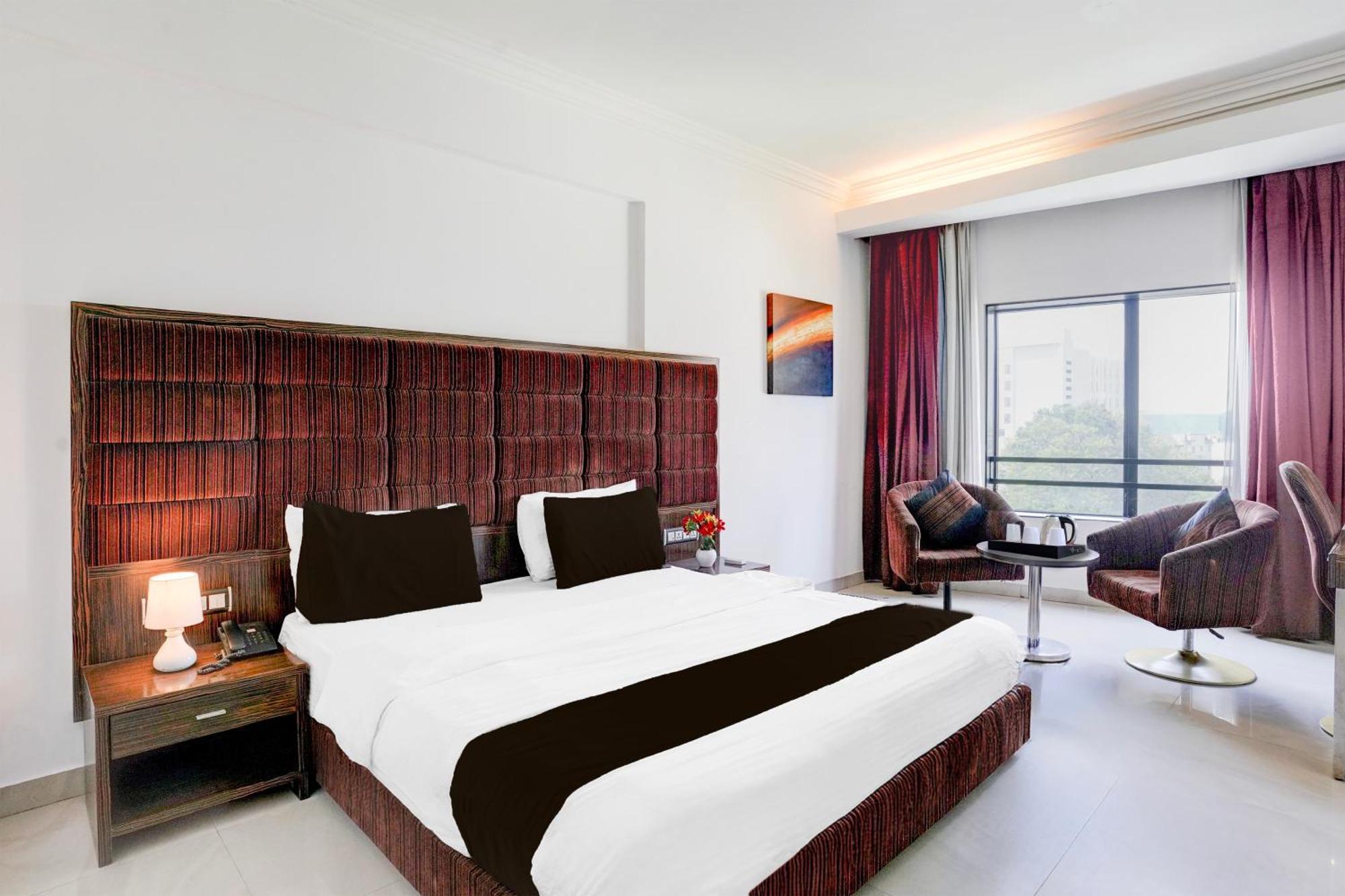 Hotel Bharuch Exterior photo
